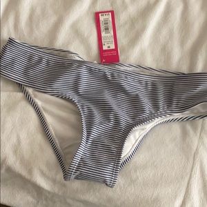 Cheeky stripped bikini bottoms